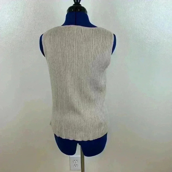 Cb Collection Knit Shell. Perfect base piece. Size M. - Picture 2 of 5